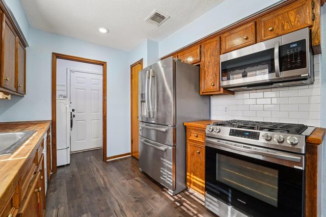 4111 Woodhampton Drive, Pasadena, TX 77505