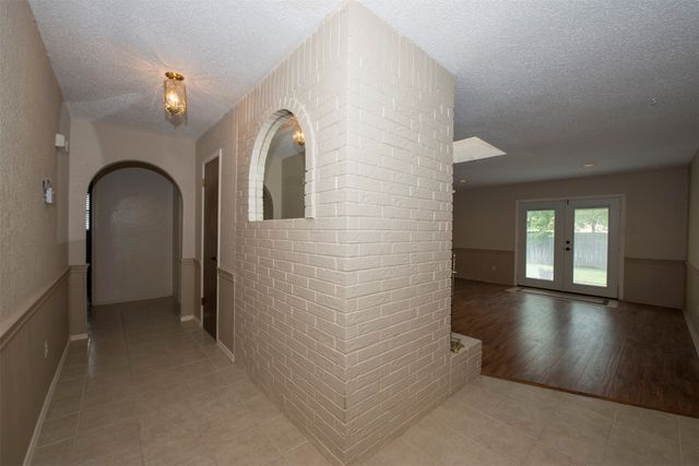 8704 Irongate Drive, North Richland Hills, TX 76182
