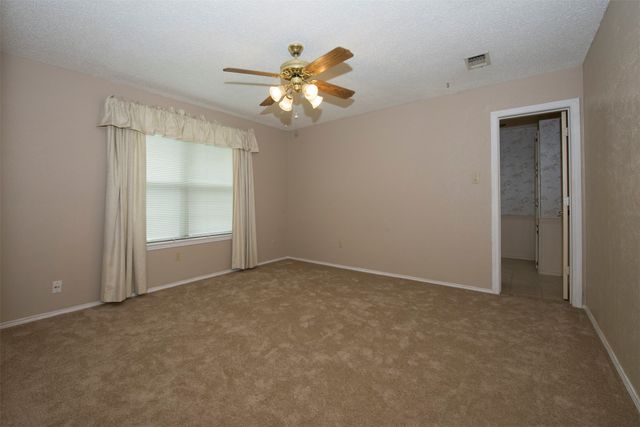8704 Irongate Drive, North Richland Hills, TX 76182