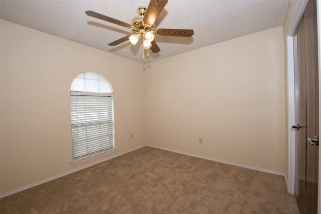 8704 Irongate Drive, North Richland Hills, TX 76182