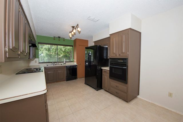 8704 Irongate Drive, North Richland Hills, TX 76182