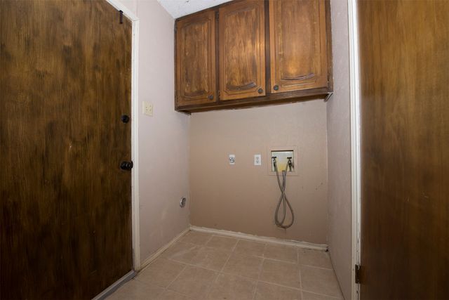 8704 Irongate Drive, North Richland Hills, TX 76182