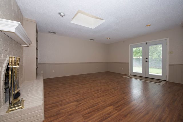 8704 Irongate Drive, North Richland Hills, TX 76182