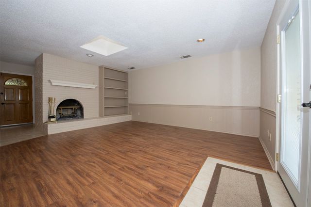 8704 Irongate Drive, North Richland Hills, TX 76182
