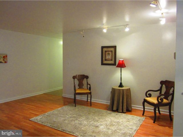 296 TAVISTOCK, Cherry Hill, NJ 08034