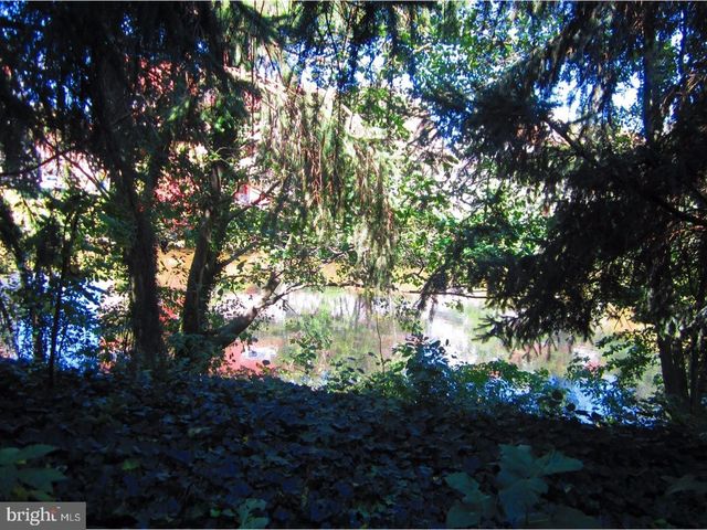 296 TAVISTOCK, Cherry Hill, NJ 08034