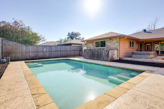 19 Park Place, Richardson, TX 75081