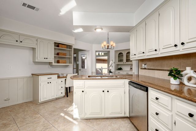 19 Park Place, Richardson, TX 75081