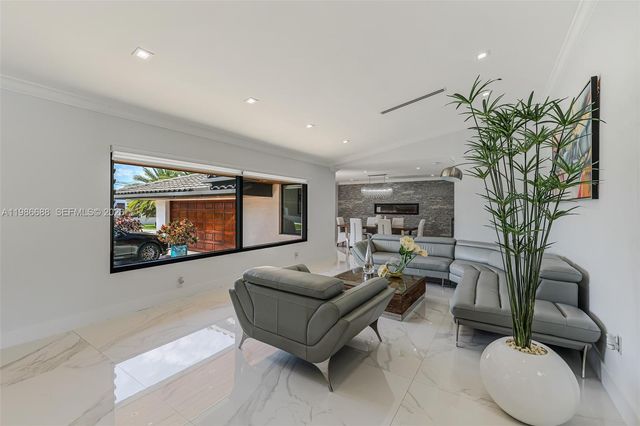 13801 SW 34th St, Miami, FL 33175