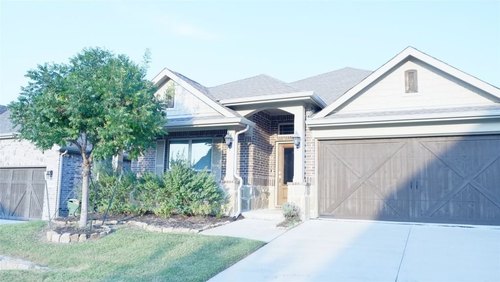 1907 Edgecreek Path, Lewisville, TX 75010