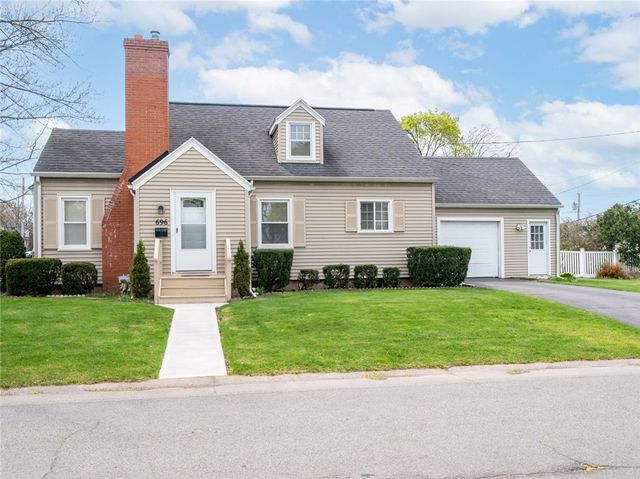 696 Stone Road, Greece, NY 14616