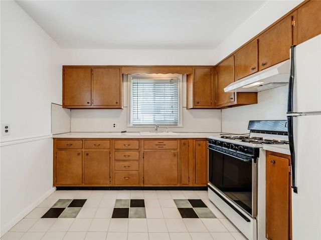 696 Stone Road, Greece, NY 14616