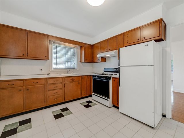 696 Stone Road, Greece, NY 14616