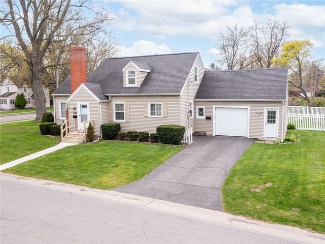 696 Stone Road, Greece, NY 14616
