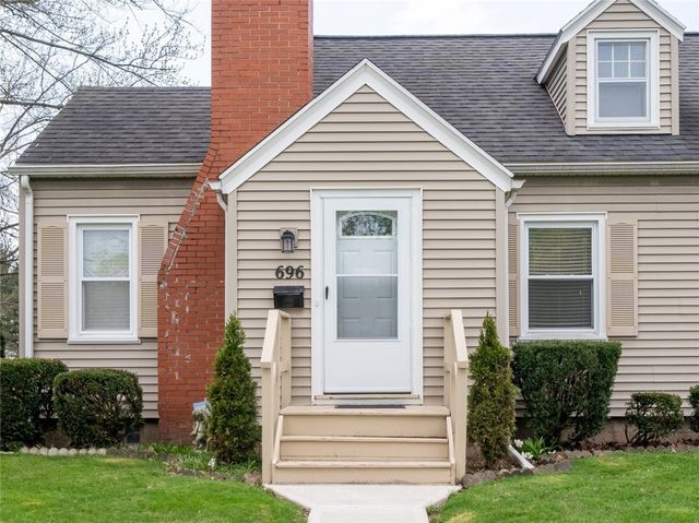 696 Stone Road, Greece, NY 14616