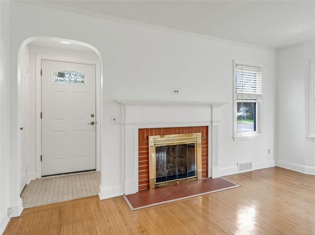 696 Stone Road, Greece, NY 14616