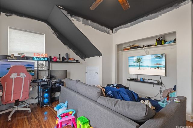 87-1720 Farrington Highway 4, Waianae, HI 96792