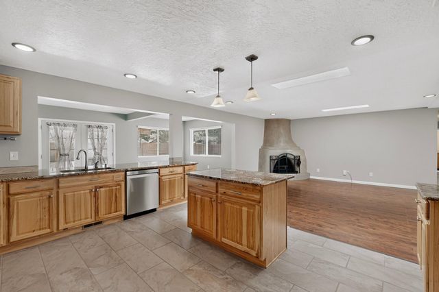 3802 Saint Andrews Drive SE, Rio Rancho, NM 87124