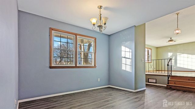 3 Susan Court, Piscataway, NJ 08854