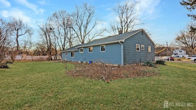 3 Susan Court, Piscataway, NJ 08854