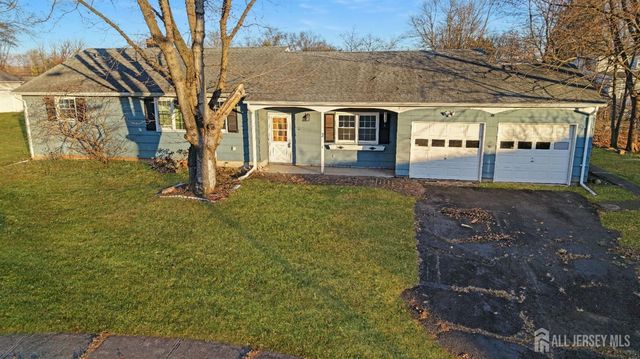 3 Susan Court, Piscataway, NJ 08854