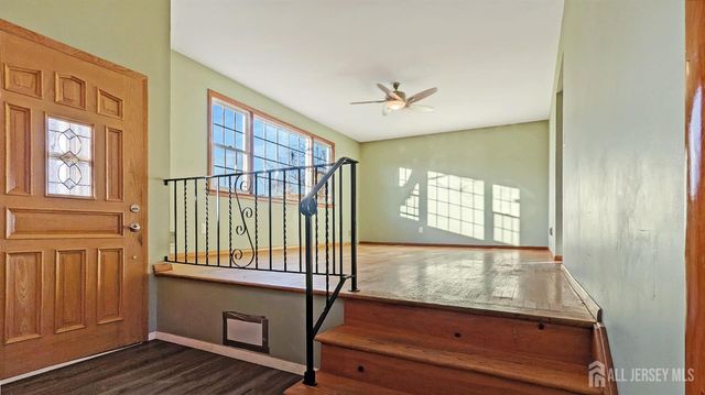 3 Susan Court, Piscataway, NJ 08854