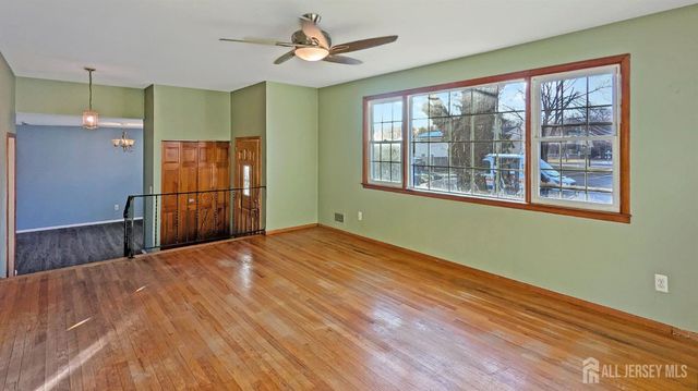 3 Susan Court, Piscataway, NJ 08854