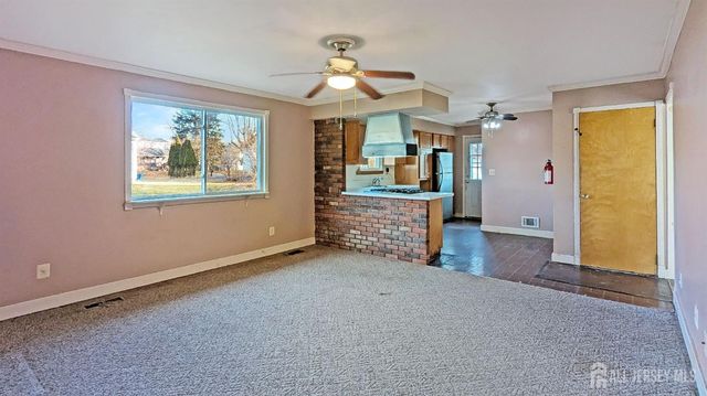 3 Susan Court, Piscataway, NJ 08854