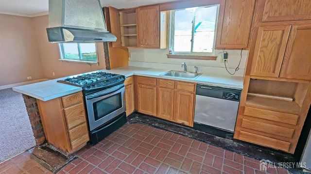 3 Susan Court, Piscataway, NJ 08854