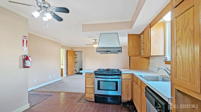 3 Susan Court, Piscataway, NJ 08854