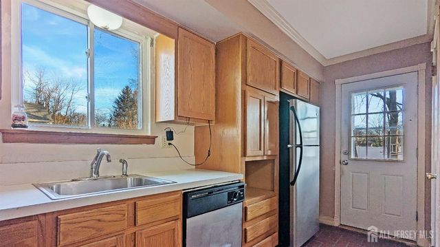 3 Susan Court, Piscataway, NJ 08854