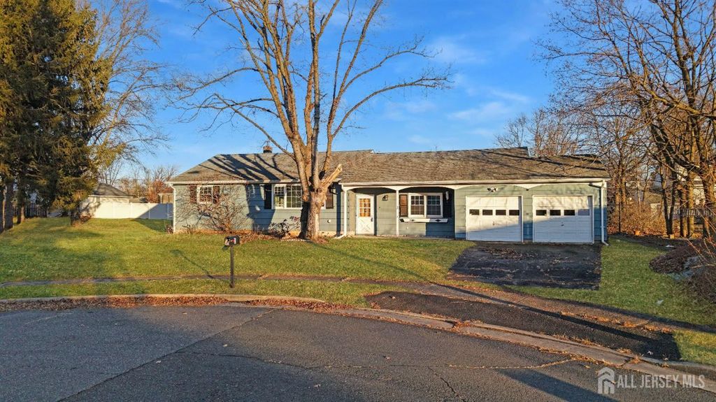 3 Susan Court, Piscataway, NJ 08854