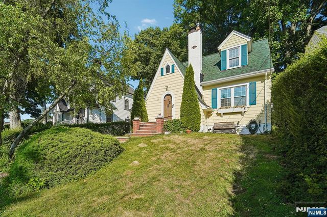75 Rollinson Street, West Orange, NJ 07052