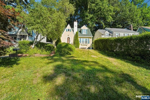 75 Rollinson Street, West Orange, NJ 07052