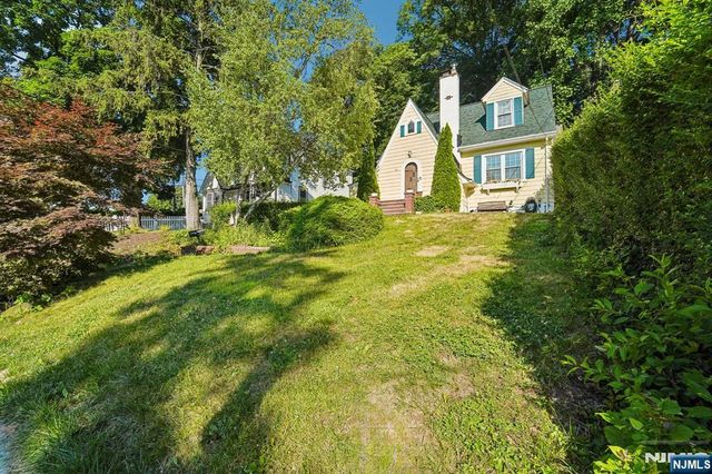 75 Rollinson Street, West Orange, NJ 07052
