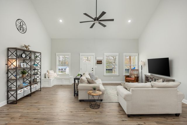 1914 Bay Hill Drive, Hixson, TN 37343