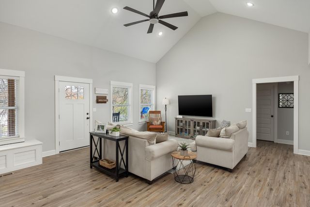 1914 Bay Hill Drive, Hixson, TN 37343