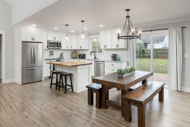 1914 Bay Hill Drive, Hixson, TN 37343