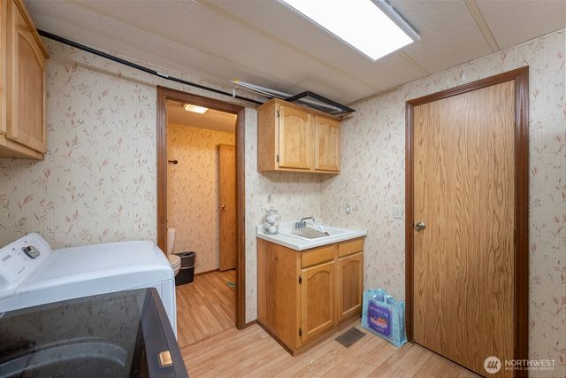 1132 NE C Road, Moses Lake, WA 98837