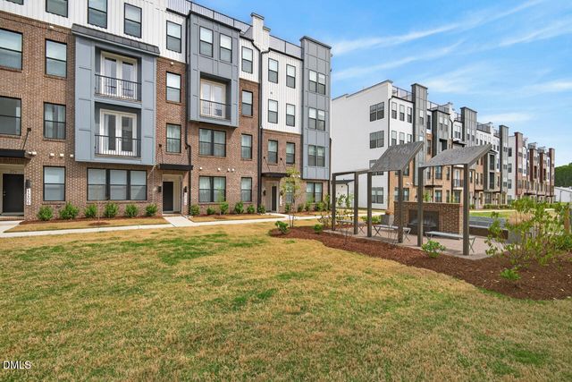 1210 Coach Station Alley 101, Raleigh, NC 27601