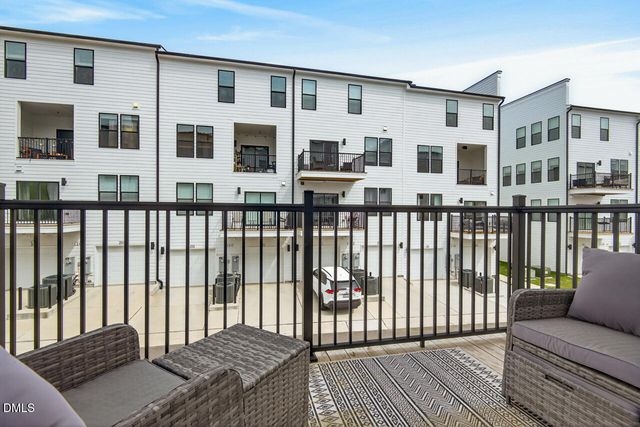 1210 Coach Station Alley 101, Raleigh, NC 27601