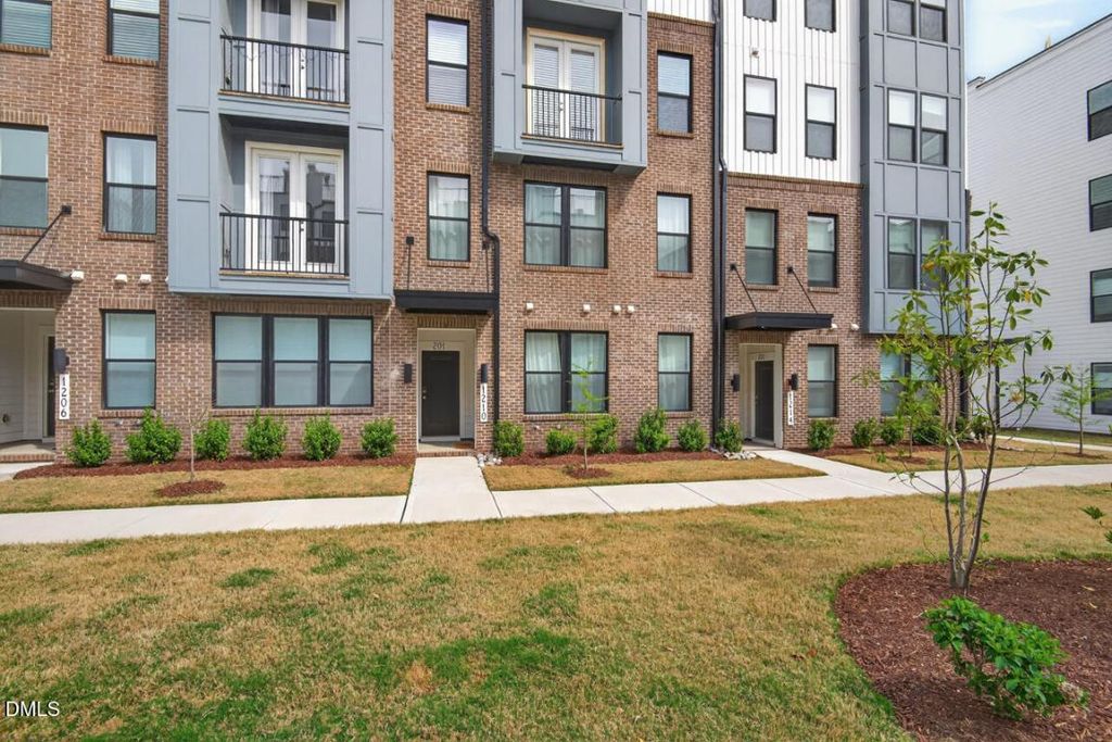 1210 Coach Station Alley 101, Raleigh, NC 27601