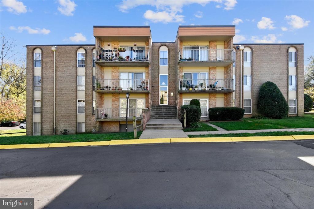 11907 PARKLAWN DR #204, Rockville, MD 20852
