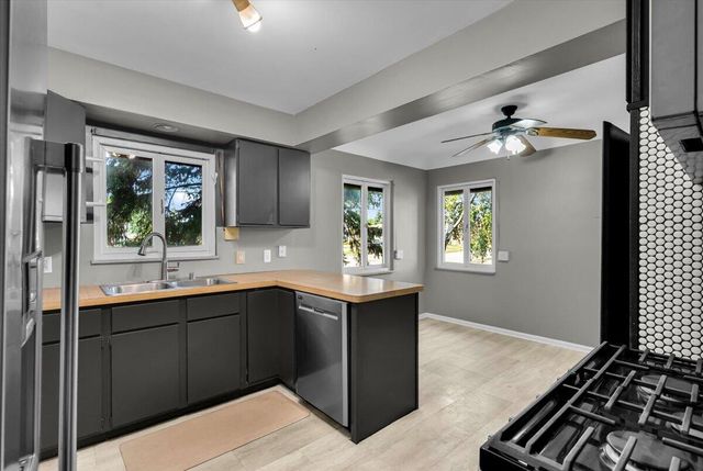 22400 Petersburg Avenue, Eastpointe, MI 48021