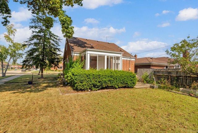 22400 Petersburg Avenue, Eastpointe, MI 48021