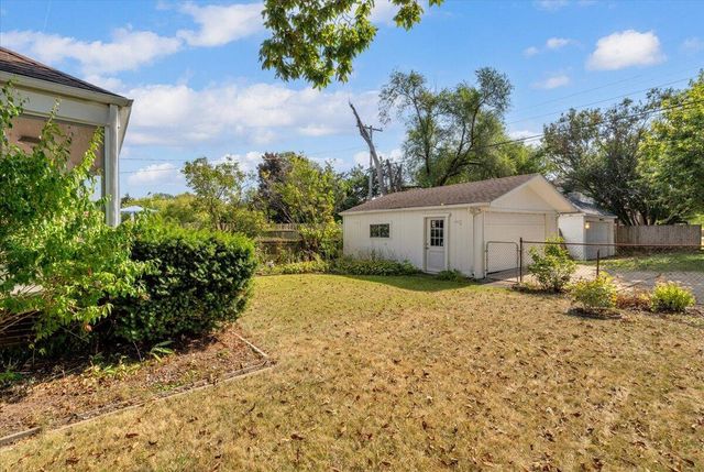 22400 Petersburg Avenue, Eastpointe, MI 48021