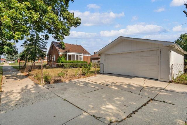 22400 Petersburg Avenue, Eastpointe, MI 48021