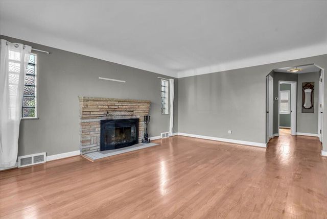 22400 Petersburg Avenue, Eastpointe, MI 48021