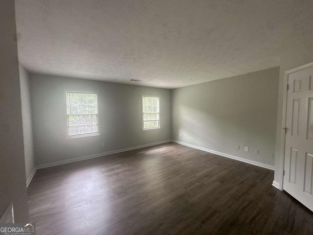 40 Lake Court, Stockbridge, GA 30281