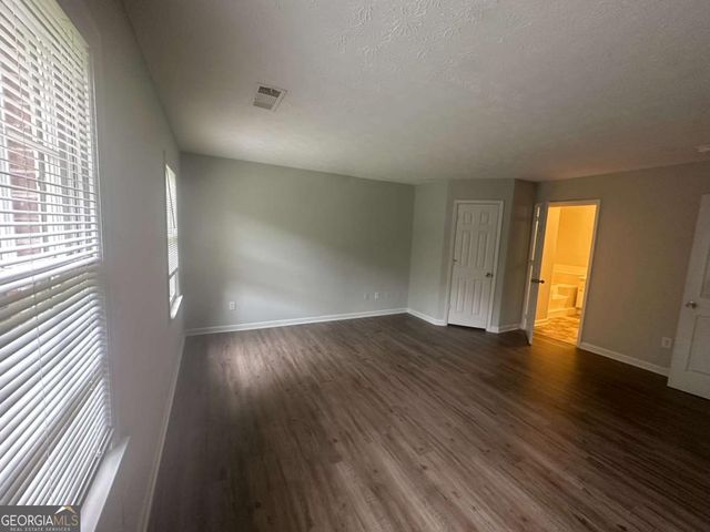 40 Lake Court, Stockbridge, GA 30281